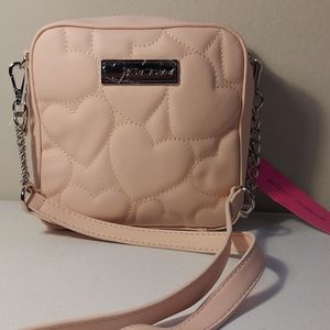 Betsey Johnson SQUARE CROSSBODY HEART PINK